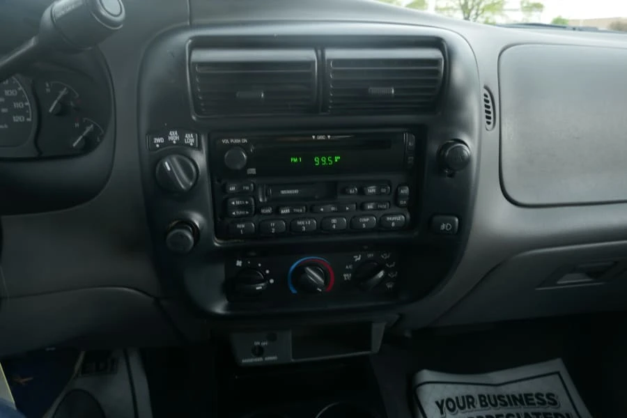 2000 Ford Ranger 3rd Gen - Image 13 of 17