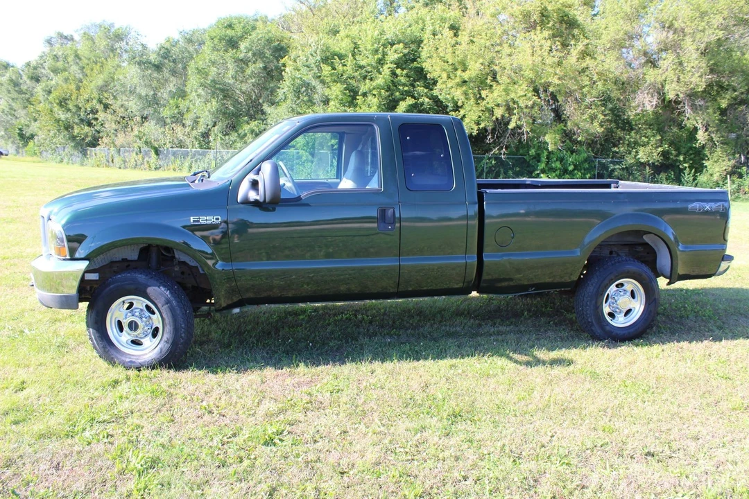 2000 Ford Super Duty 1st Gen - Image 3 of 12