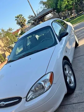 2000 Ford Taurus