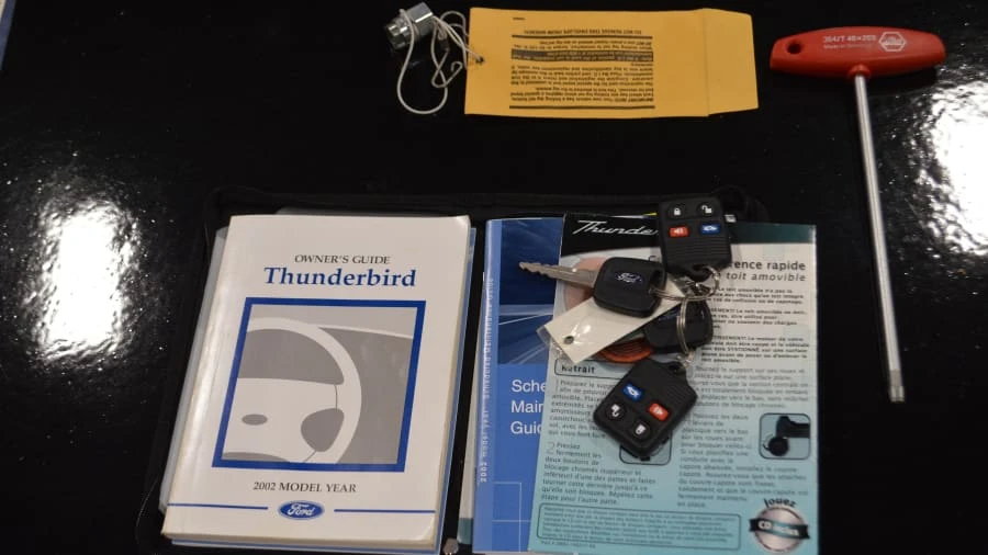 2000 Ford Thunderbird - Image 19 of 25