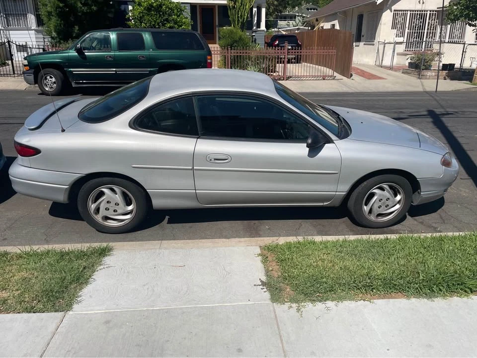 2000 Ford Escort (North America) - Image 2 of 9