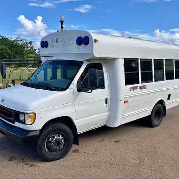 2000 Ford Bus