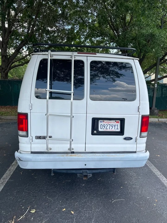 2000 Ford Econoline Van - Image 7 of 13