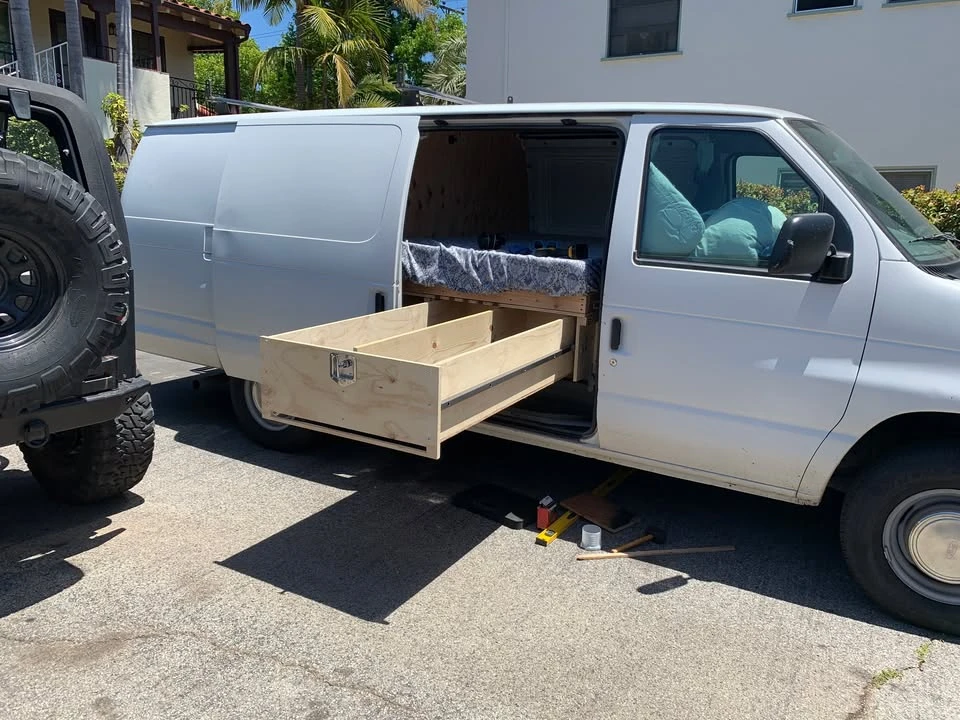 2000 Ford Econoline Van - Image 12 of 13