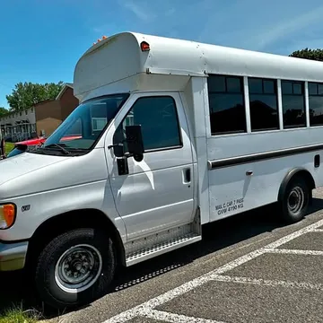 2000 Ford E350 Shuttle Bus
