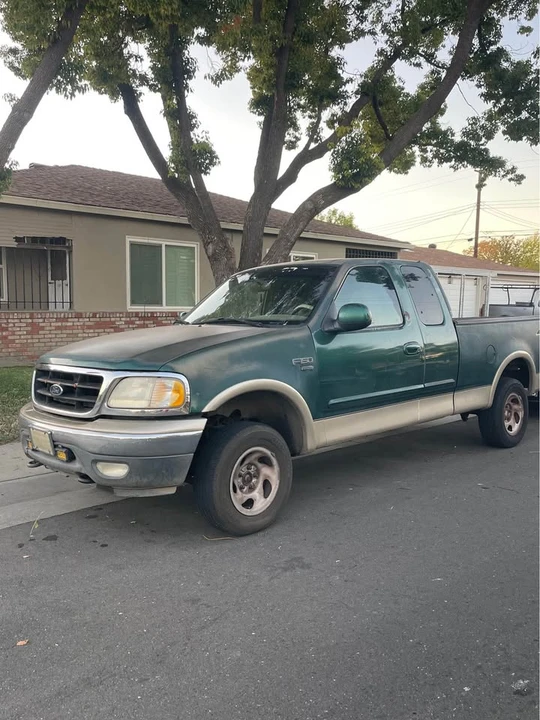 2000 Ford F-150 10th Gen - Image 2 of 4