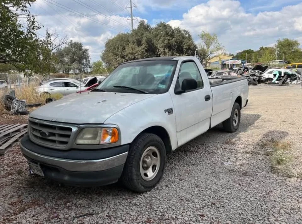 2000 Ford F-150 10th Gen - Image 2 of 7