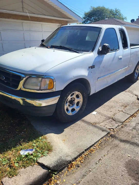 2000 Ford F-150 10th Gen - Image 2 of 9