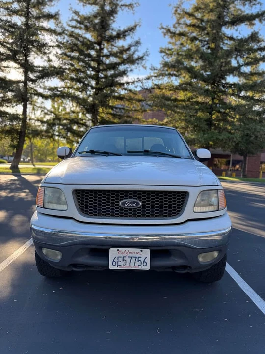 2000 Ford F-150 10th Gen - Image 2 of 13