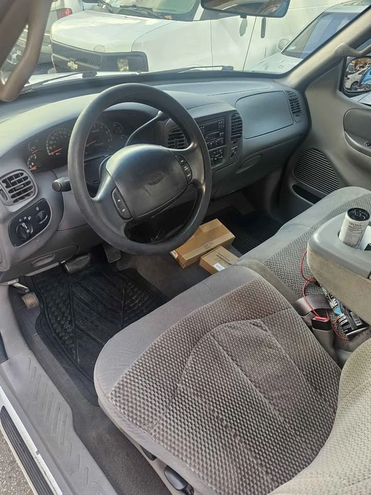 2000 Ford F-150 10th Gen - Image 11 of 15