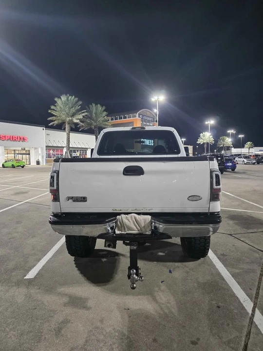 2000 Ford Super Duty 1st Gen - Image 5 of 17