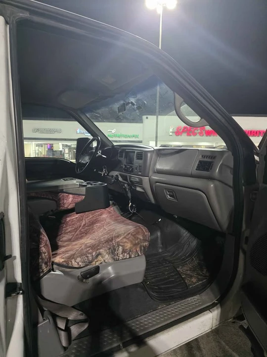 2000 Ford Super Duty 1st Gen - Image 10 of 17