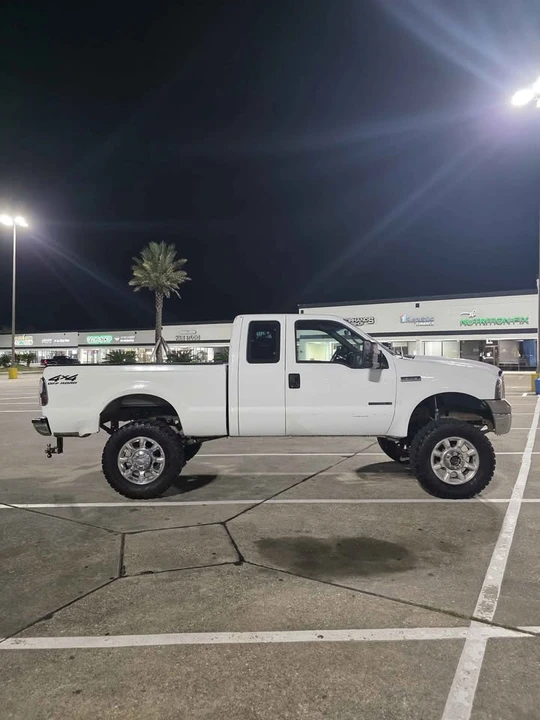2000 Ford Super Duty 1st Gen - Image 3 of 17