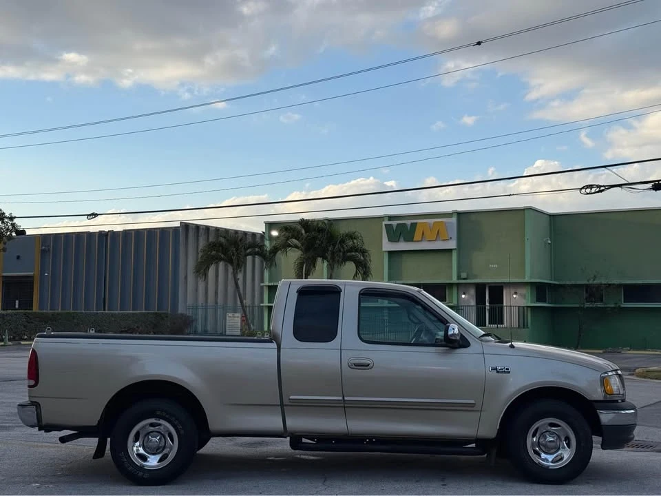 2000 Ford F-150 10th Gen - Image 9 of 12