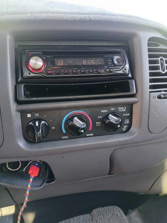 2000 Ford F-150 10th Gen - Image 11 of 14
