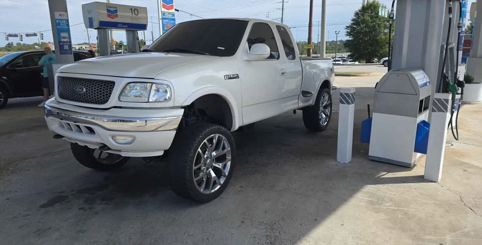 2000 Ford F-150 10th Gen - Image 2 of 2