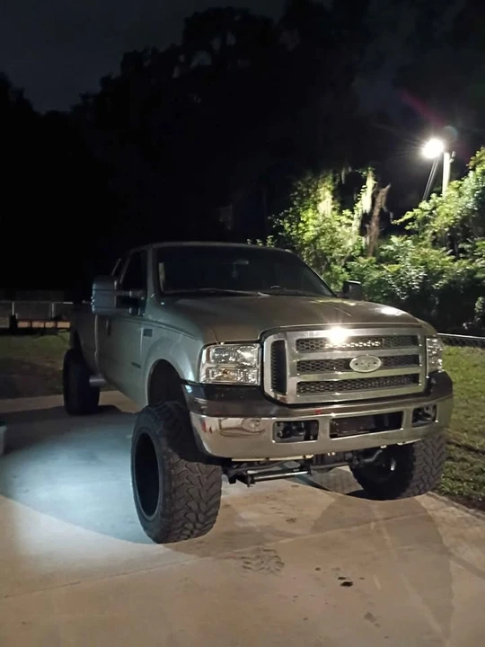 2000 Ford Super Duty 1st Gen - Image 2 of 2