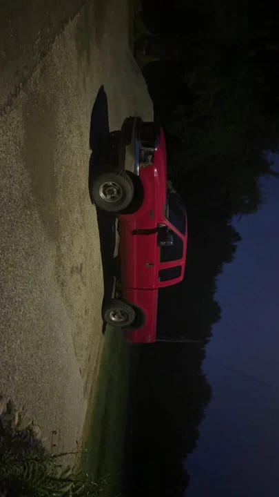 2000 Ford Super Duty 1st Gen - Image 9 of 13