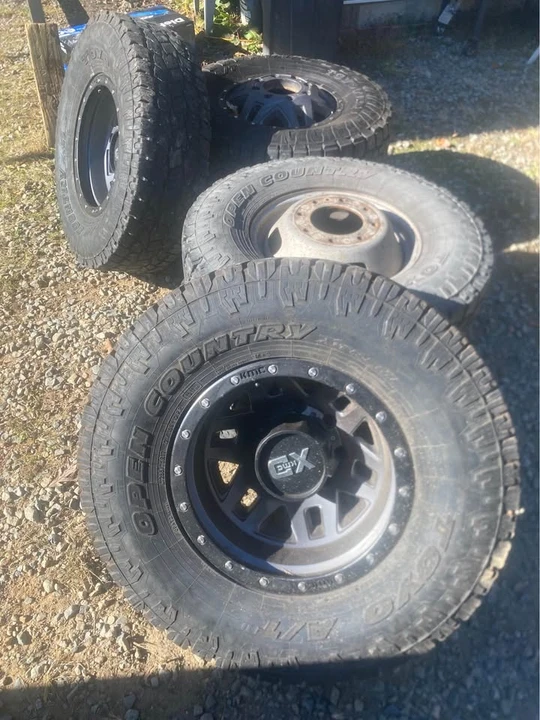 2000 Ford Super Duty 1st Gen - Image 9 of 13