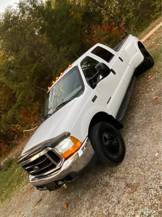 2000 Ford Super Duty 1st Gen - Image 4 of 13