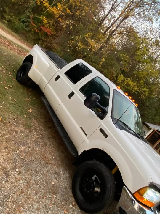 2000 Ford Super Duty 1st Gen - Image 10 of 13