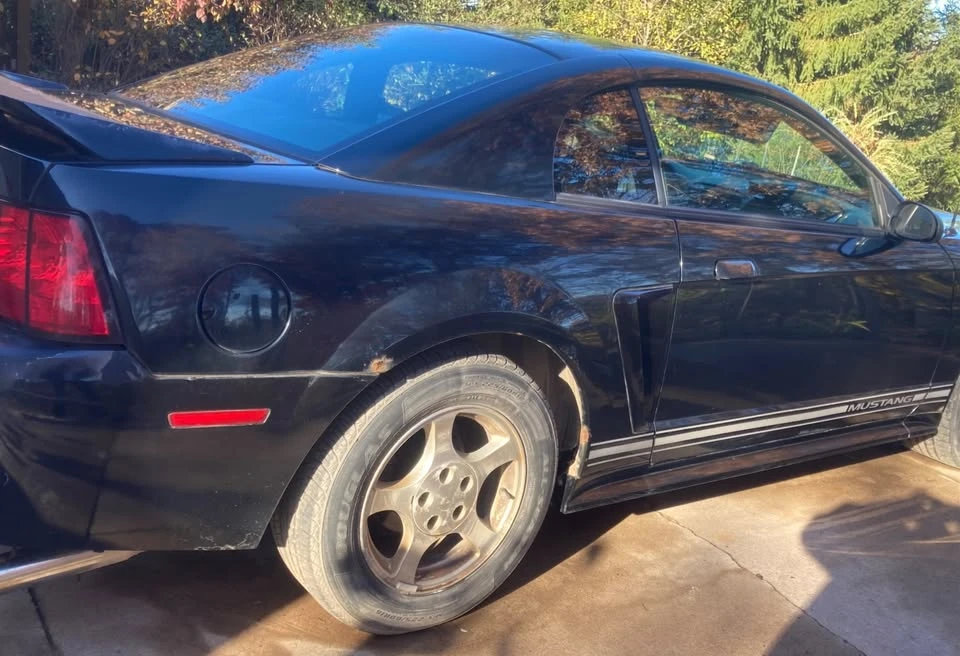 2000 Ford SN95 Mustang - Image 13 of 17