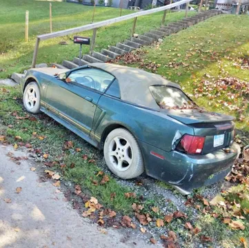 2000 Ford Mustang