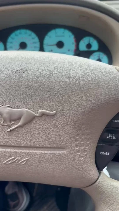 2000 Ford SN95 Mustang - Image 2 of 2