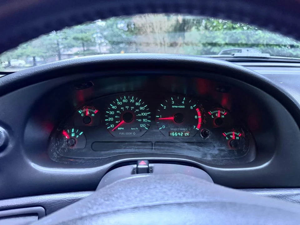 2000 Ford SN95 Mustang - Image 13 of 16