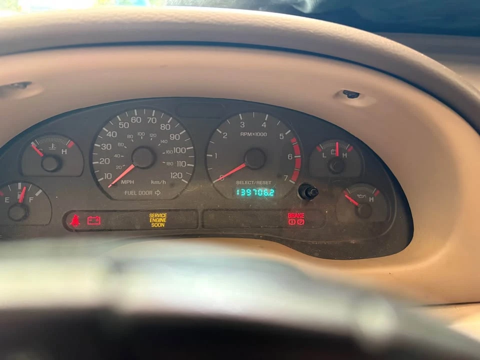 2000 Ford SN95 Mustang - Image 9 of 11