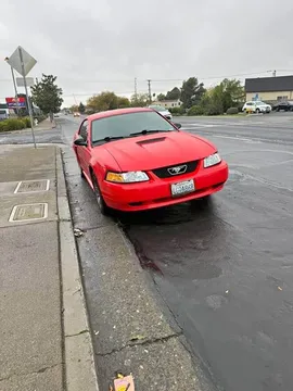 2000 Ford Mustang V6 Coupe