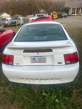 2000 Ford Mustang V6 Premium Coupe