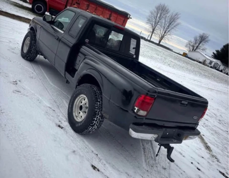 2000 Ford Ranger 3rd Gen - Image 2 of 3
