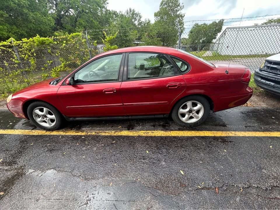 2000 Ford Taurus 4th Gen - Image 3 of 12