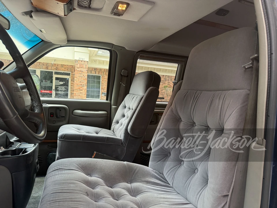 2000 GMC Savana - Image 17 of 26