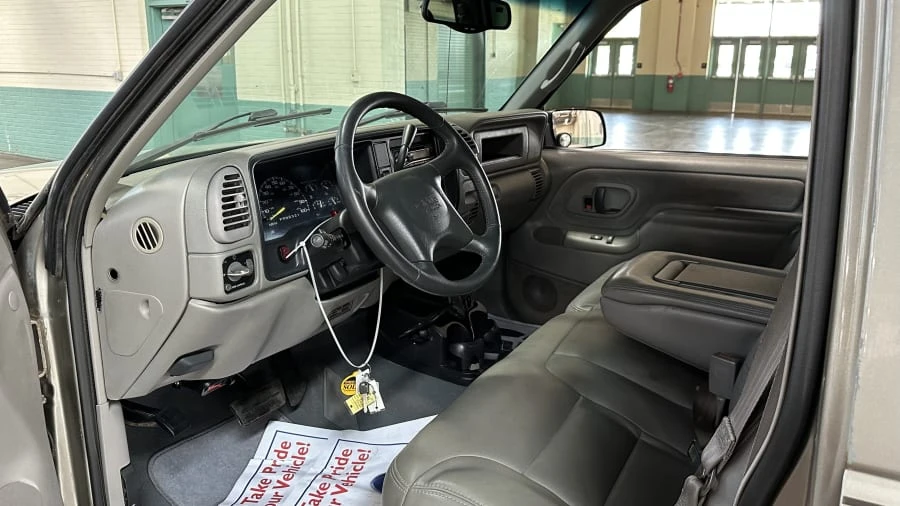 2000 GMC Sierra 2nd Gen - Image 5 of 6