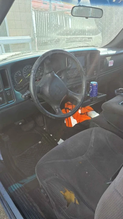 2000 GMC Sierra 2nd Gen - Image 2 of 2