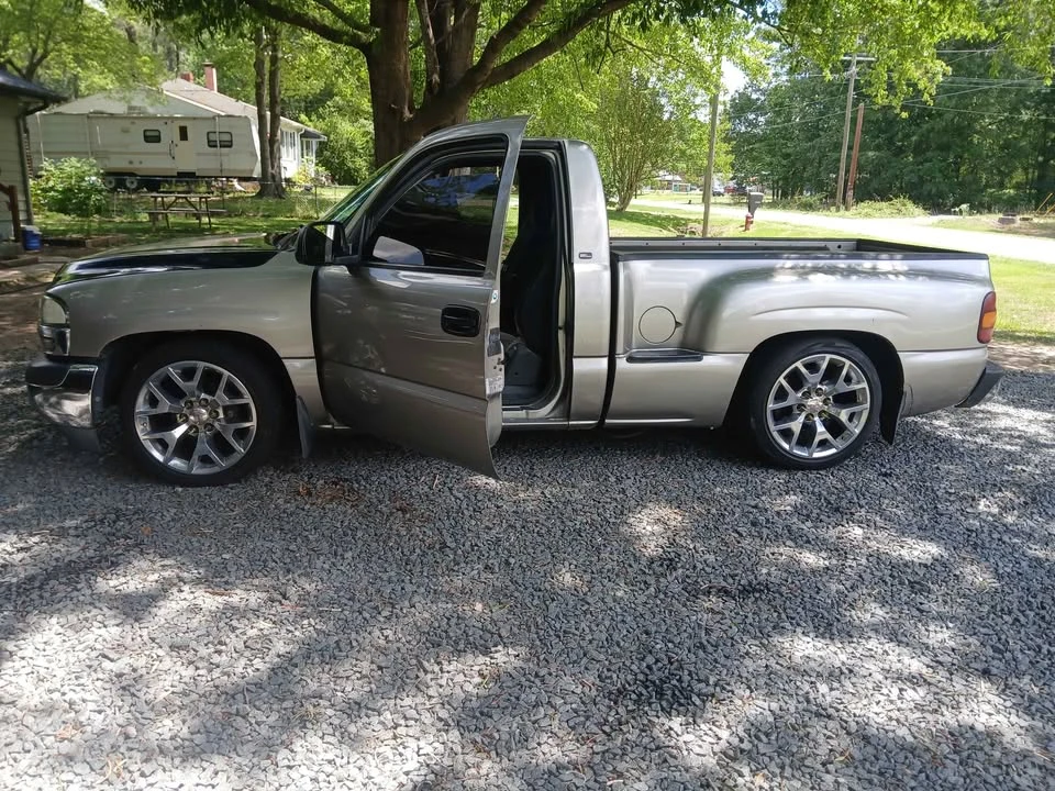2000 GMC Sierra 2nd Gen - Image 2 of 5