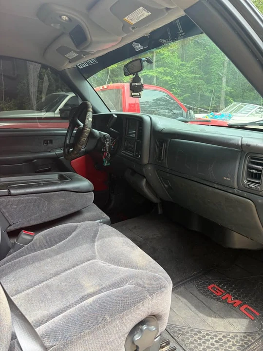 2000 GMC Sierra 2nd Gen - Image 9 of 12
