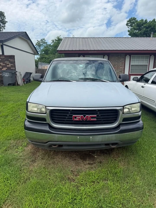 2000 GMC Sierra 2nd Gen - Image 5 of 9