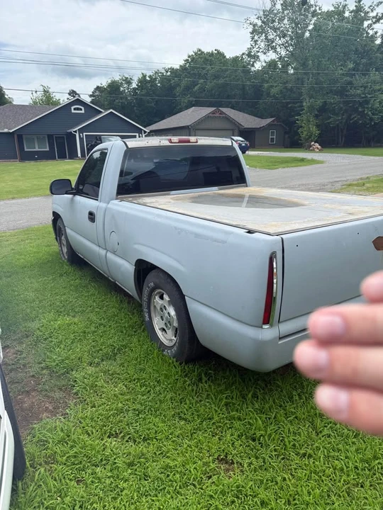 2000 GMC Sierra 2nd Gen - Image 8 of 9