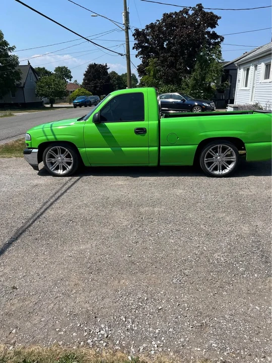 2000 GMC Sierra 2nd Gen - Image 3 of 9