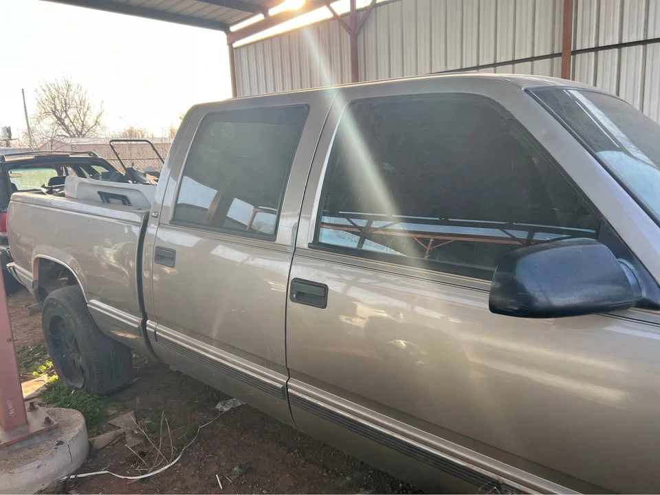 2000 GMC Sierra Heavy Duty 2nd Gen - Image 4 of 10