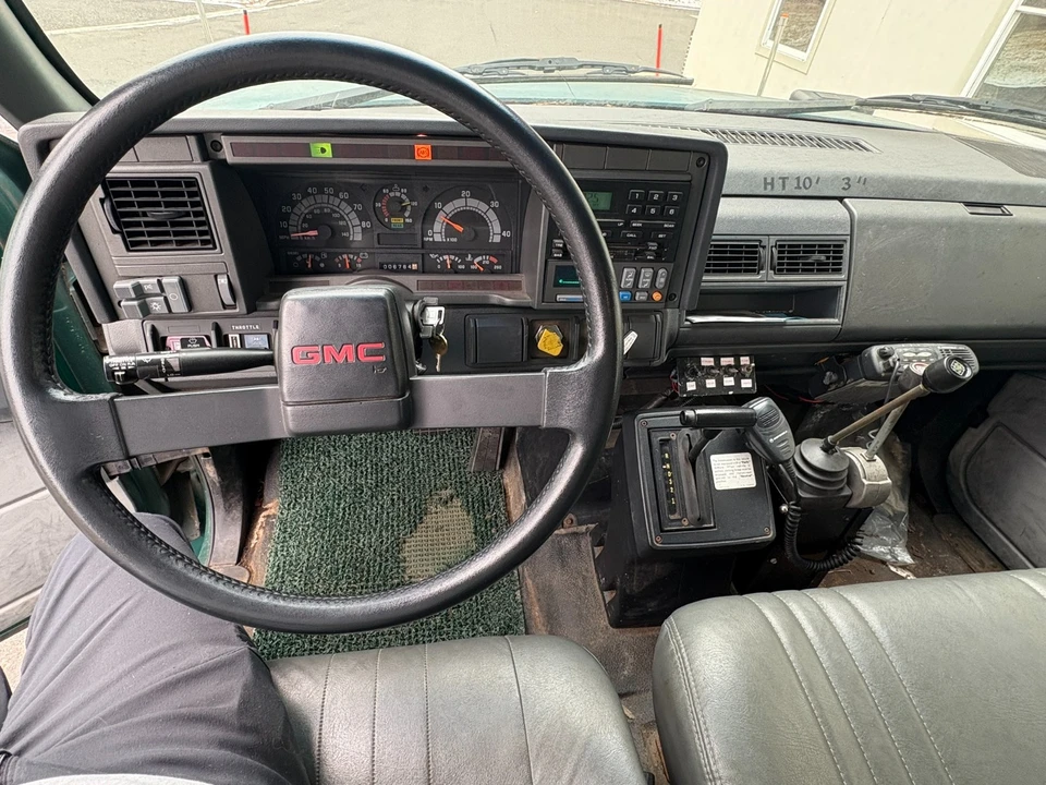 2000 GMC TopKick - Image 9 of 14