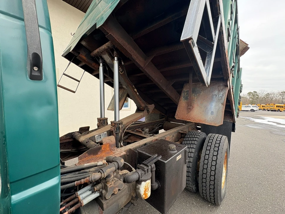 2000 GMC TopKick - Image 11 of 14