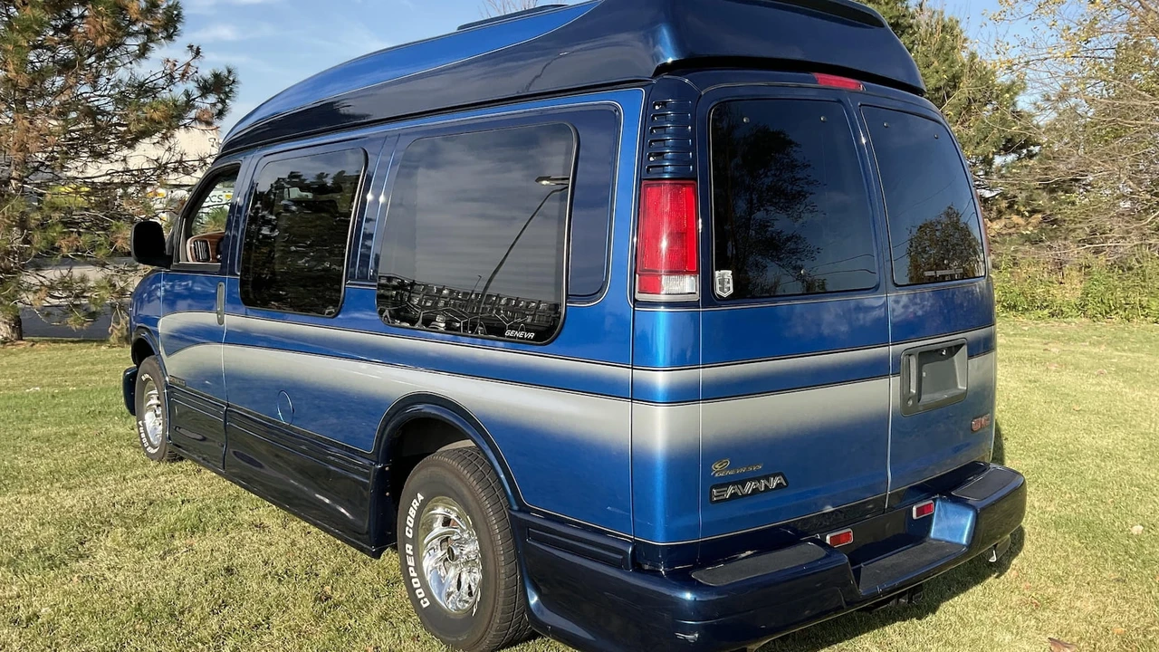 2000 GMC Savana - Image 3 of 13