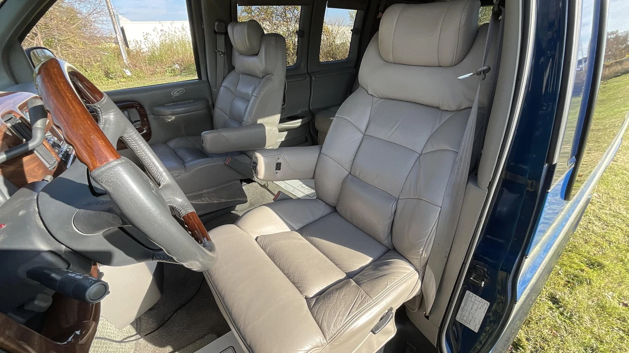 2000 GMC Savana - Image 4 of 13