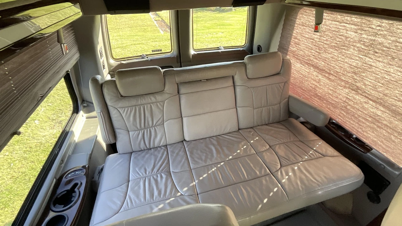 2000 GMC Savana - Image 5 of 13