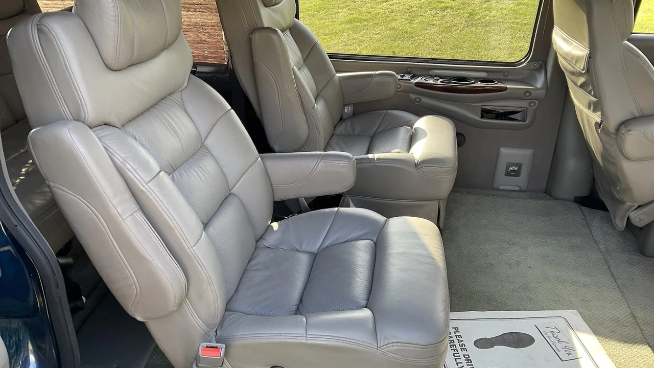 2000 GMC Savana - Image 6 of 13