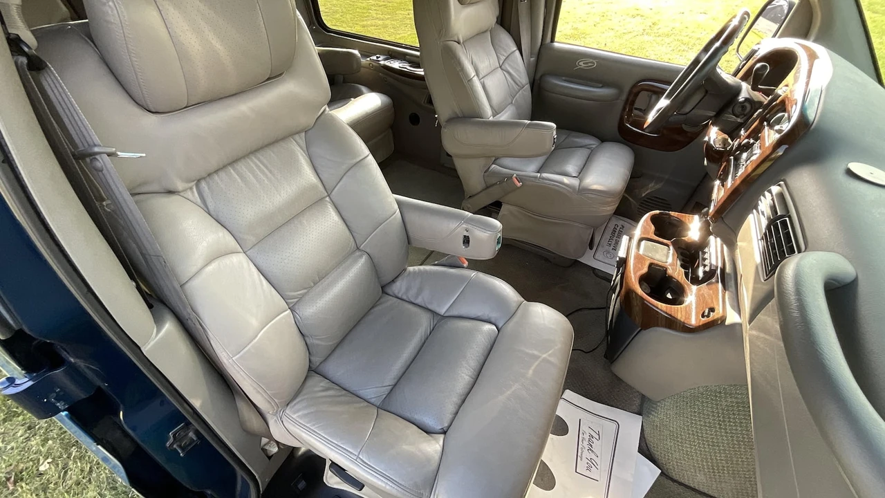 2000 GMC Savana - Image 7 of 13